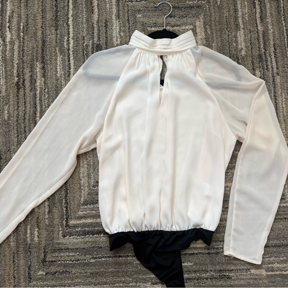 Strut & Bolt Chic White Women's Blouse with Keyhole Neckline